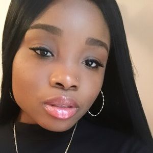 Meet your Posher, Eleonora